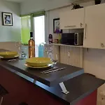 Cosy & Zen Centre 아파트 *