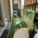 Cosy & Zen Centre 아파트 *
