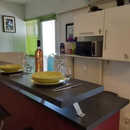 Cosy & Zen Centre דירה *